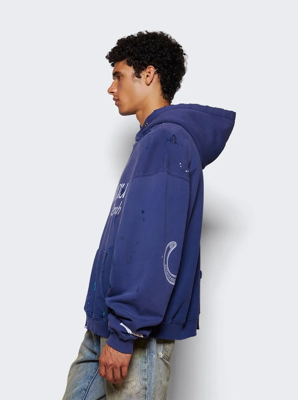 GALLERY DEPT. CHATEAU RANCH HOODIE/NAVY Horseshoe Winery Splash Ink Destroyed Hoodie Washed Blue S-XL Assute Reactive Dyes Ready-made Clothes Fade Process Post-Fry Color Processing Super Heavy and Cumbersome Too Many Cuts and Hanging Wormhole Destruction Process➕Hand-Splashed Ink Very Time-consuming and Labor-intensive Correct Version Original Main Mark➕Large Main Mark➕Yellow Wash Mark The original BOXY short and wide version has not been changed at all. God-cut. Authentic level printing process. Post-washing treatment to show natural aging effect.